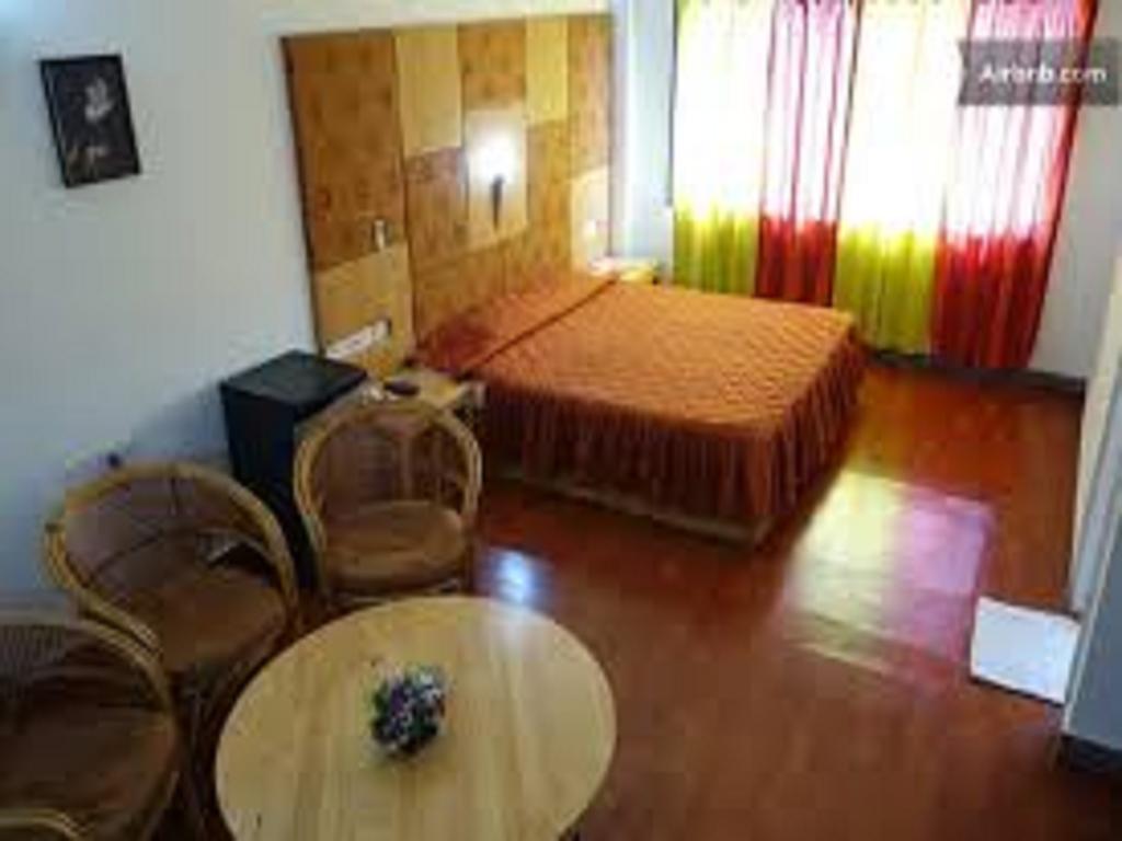 Hotel Dejavu Coimbatore Zimmer foto